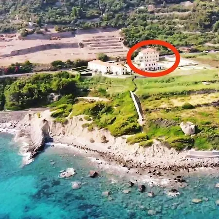 Casa vacanze Torre Dei Saraceni Boutique By The Sea Beach, Pool, Parking